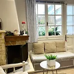 Luxury House Near By Delphi Апартаменты *