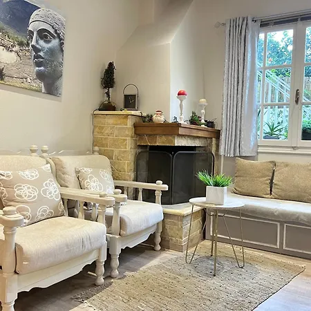 Apartment Luxury House Near By Delphi