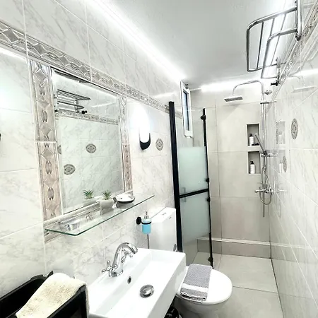 Luxury House Near By Delphi Kirra